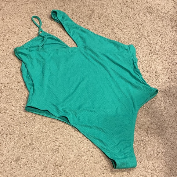 *NEW* SHEIN Green Bodysuit - Picture 5 of 6